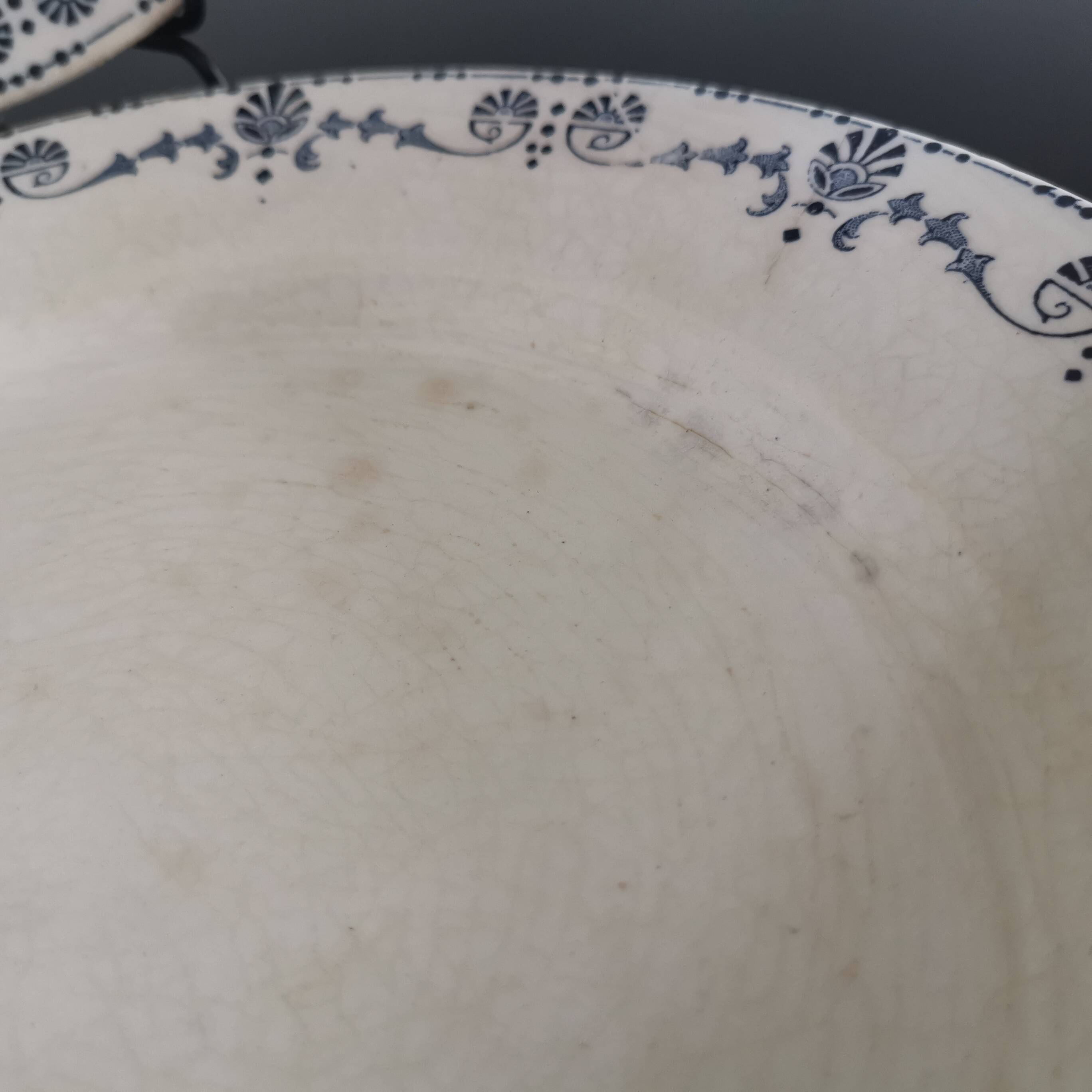 Old "Etruscan" flat plates in opaque porcelain from Gien Terre de Fer