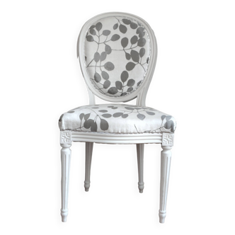 Louis XVI medallion chair