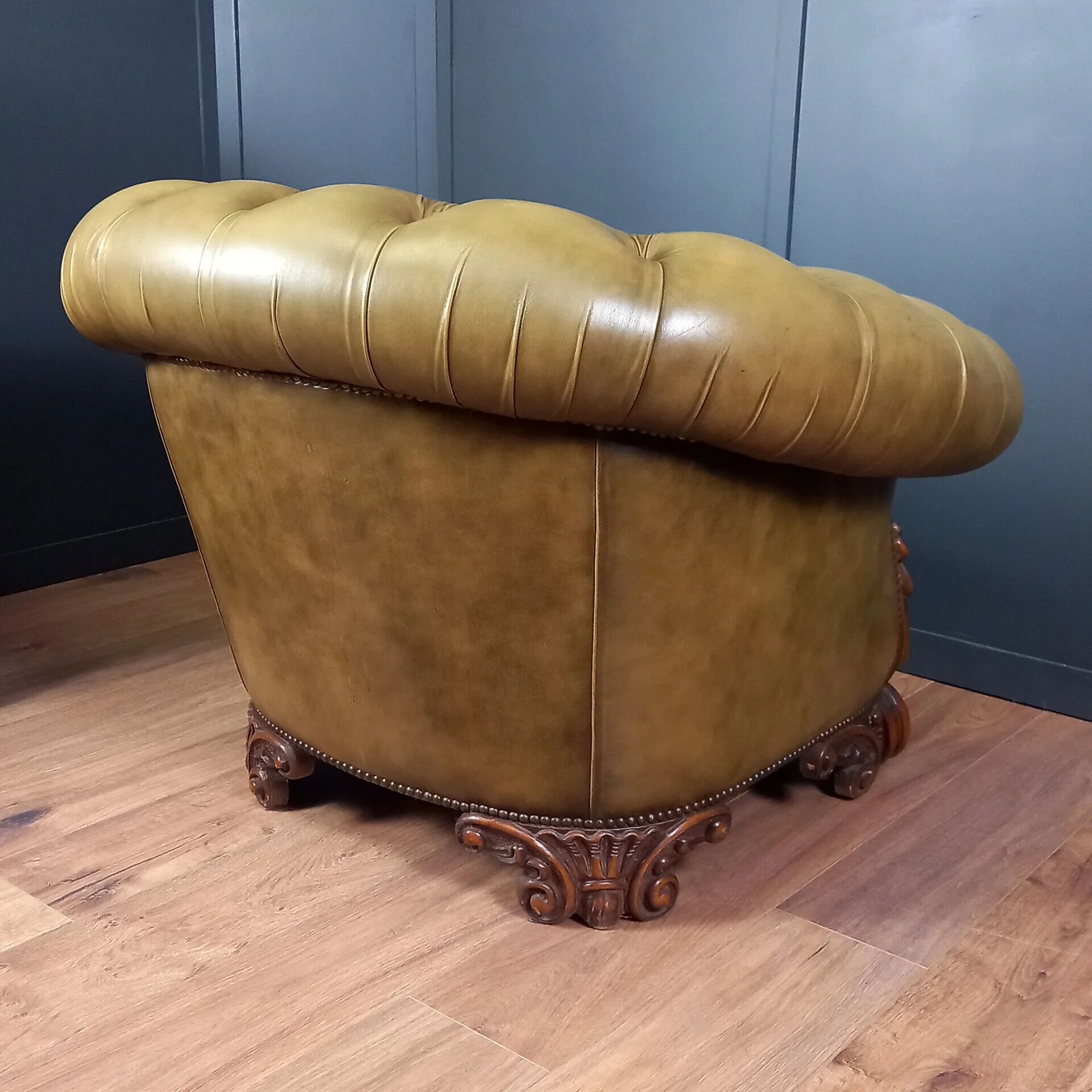 Chesterfield club armchair in baroque style
