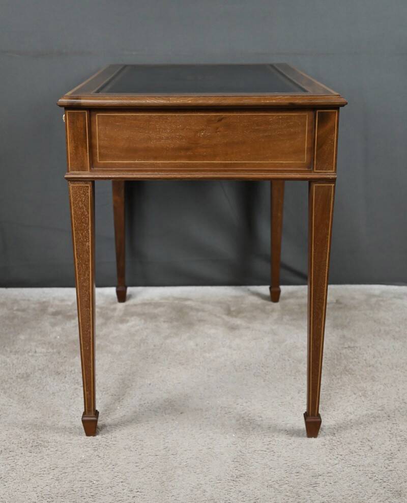 Small Mahogany Desk, English style – Early 20th century