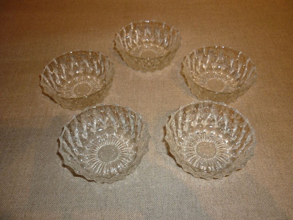 Mont blanc cups in pressed molded glass