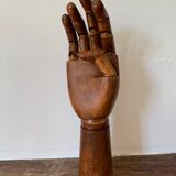 Main articulée en bois