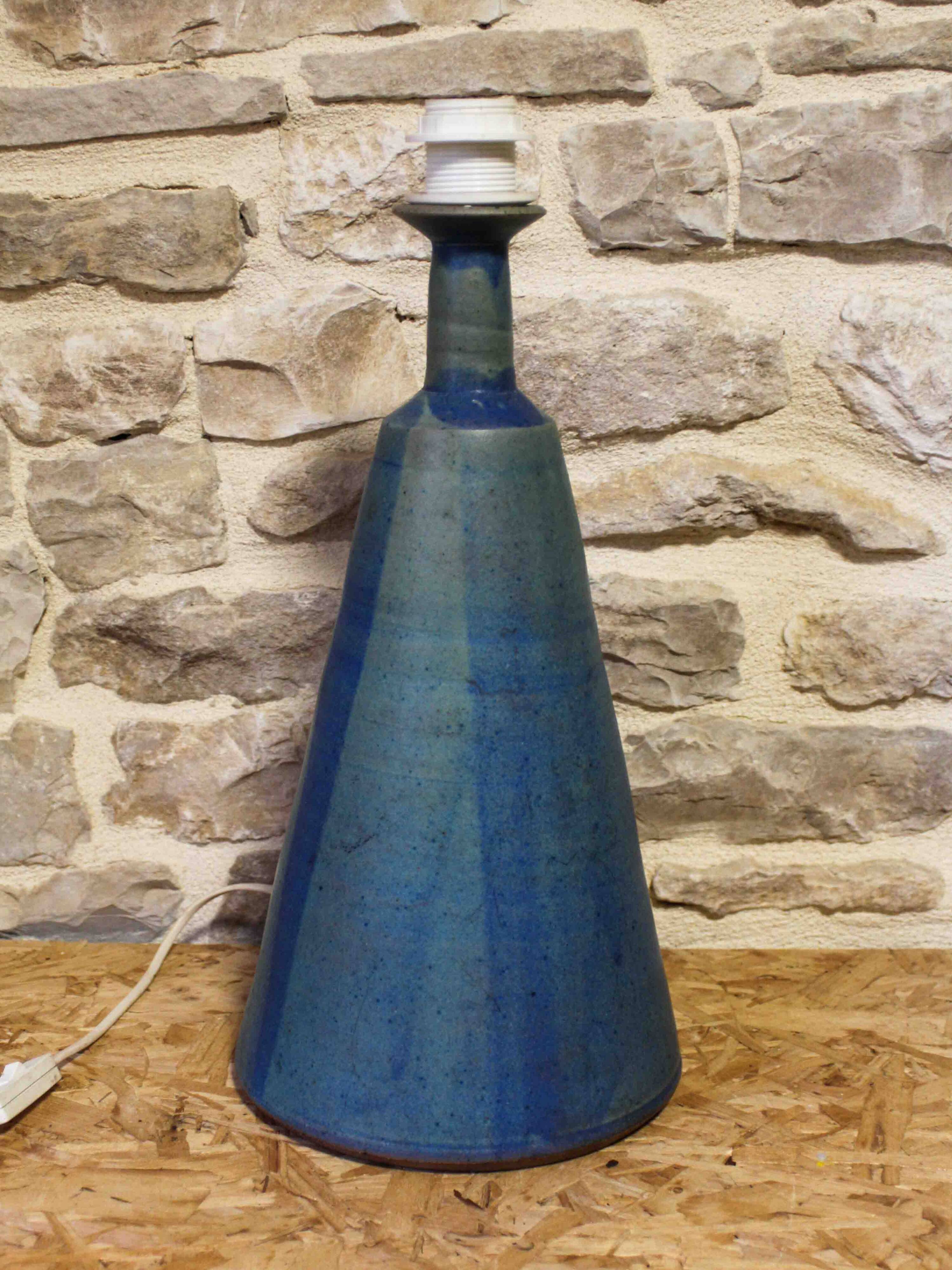 Ceramic lamp base