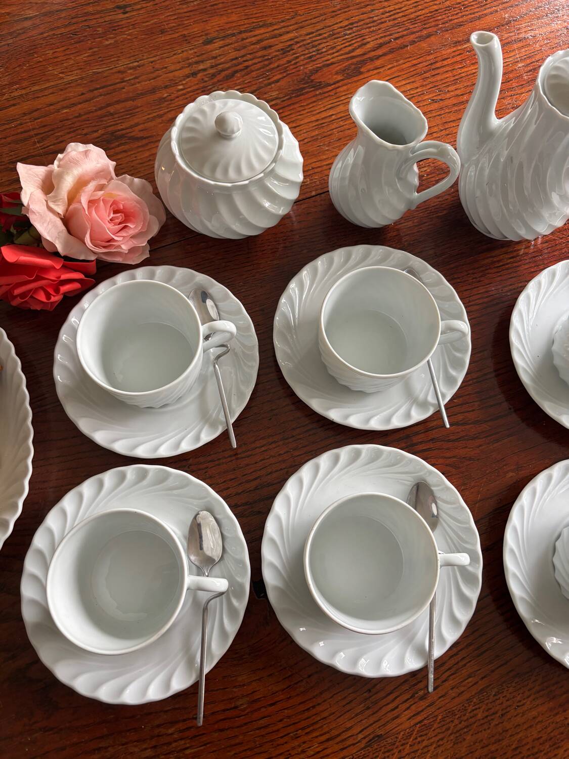 16-piece coffee service Haviland Limoges, excellent condition.
