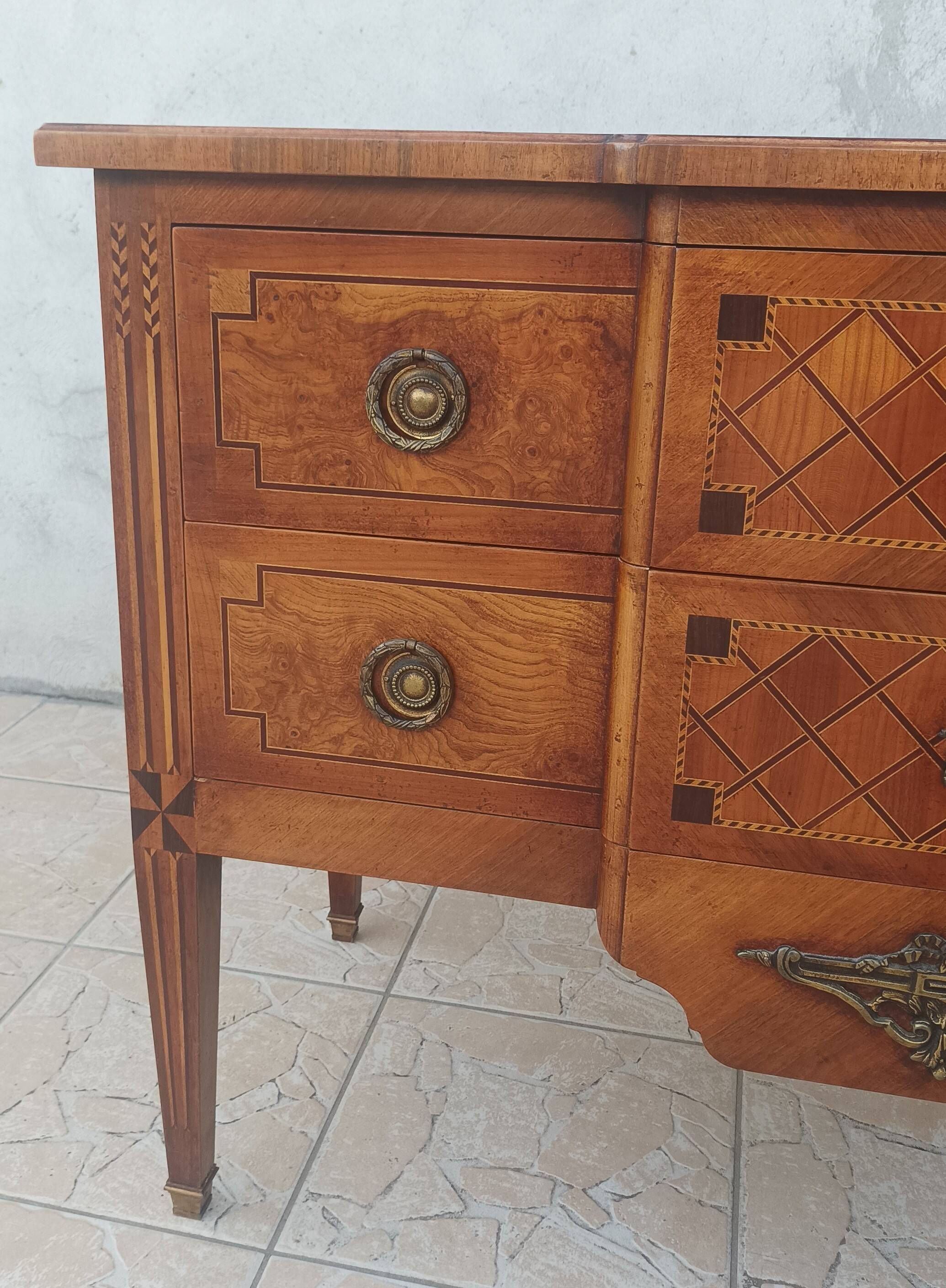 Louis XVI chest of drawers stamped in Faubourg Saint Antoine marquetry