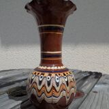 Vase marron à décor de marbrures