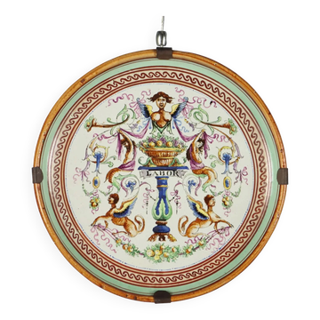 Plat en majolique à décor de fruits, Italie, XXe siècle