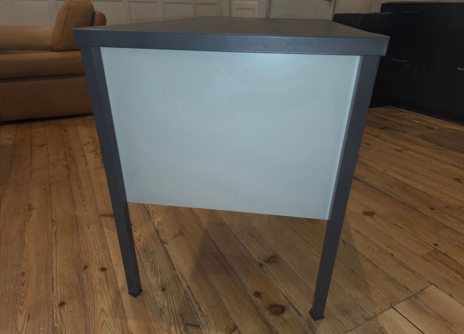 Bureau vintage industriel Gispen avec caisson 3 tiroirs