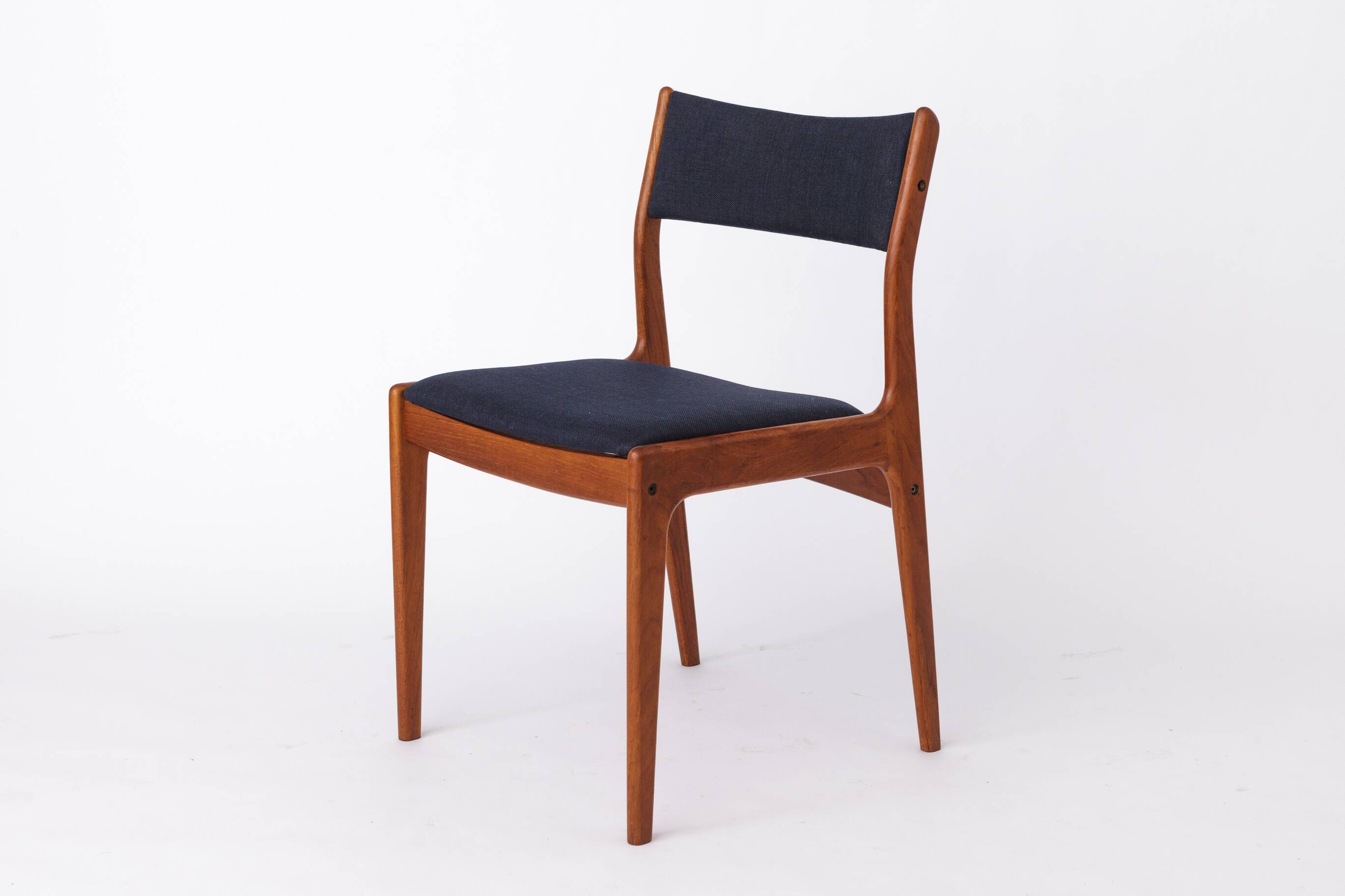 Set of 4 Vintage Danish Teak Chairs | Johannes Andersen | Idum Møbelfabrik