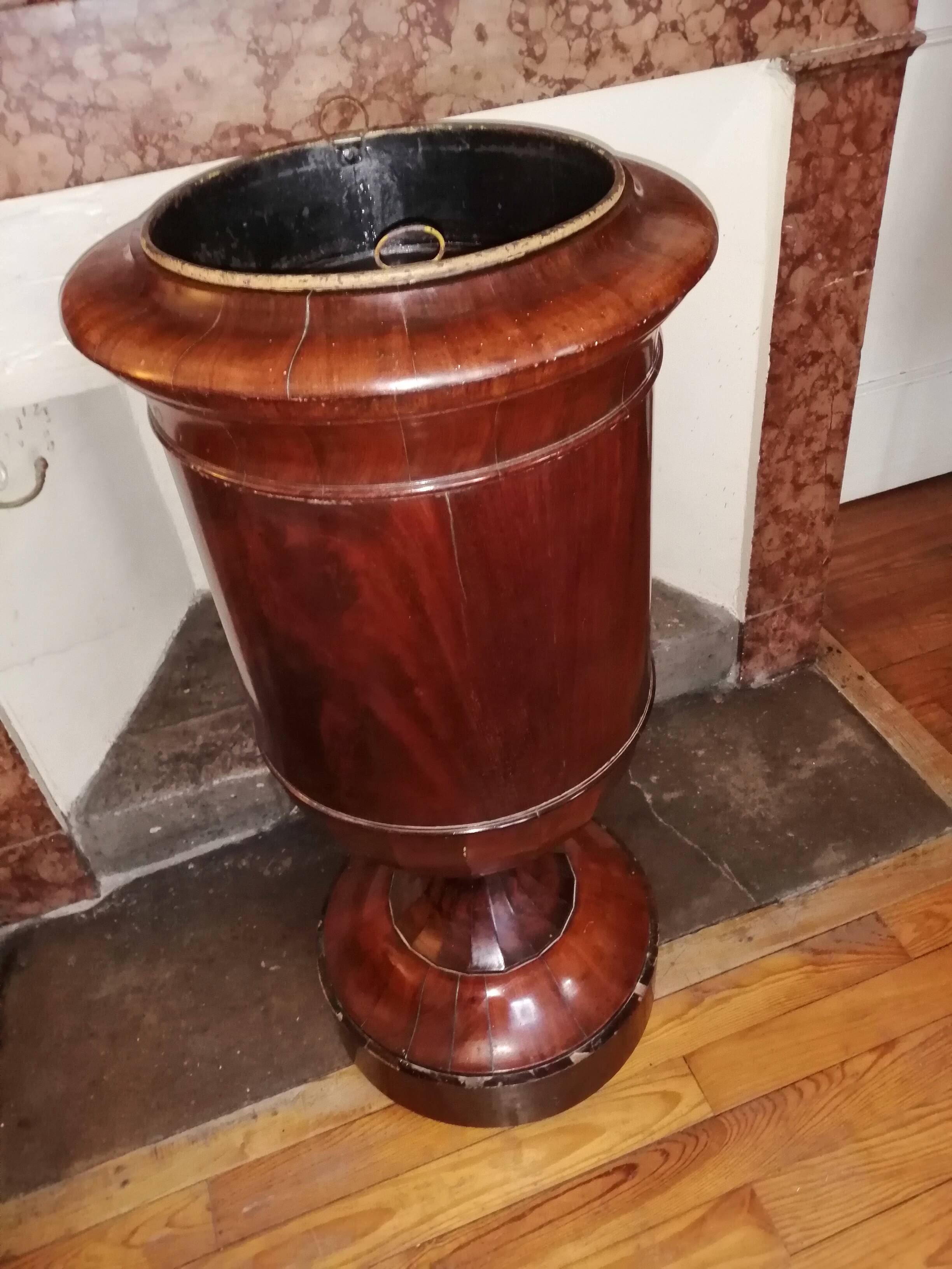 Jardiniere d'intérieur du 19ème en acajou
