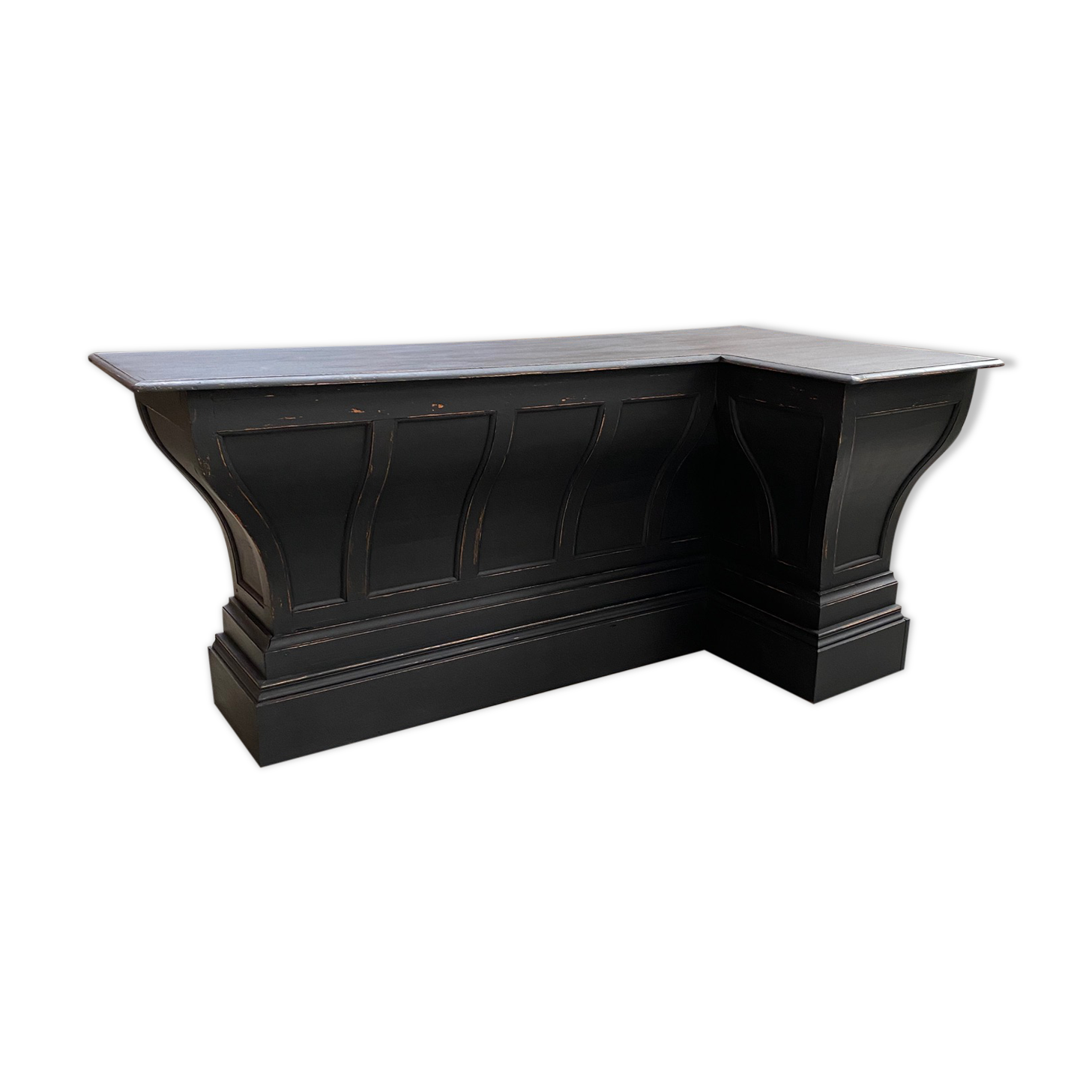 XXth middle corner counter