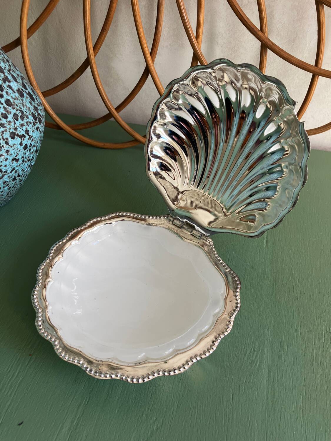 Vintage shell butter dish