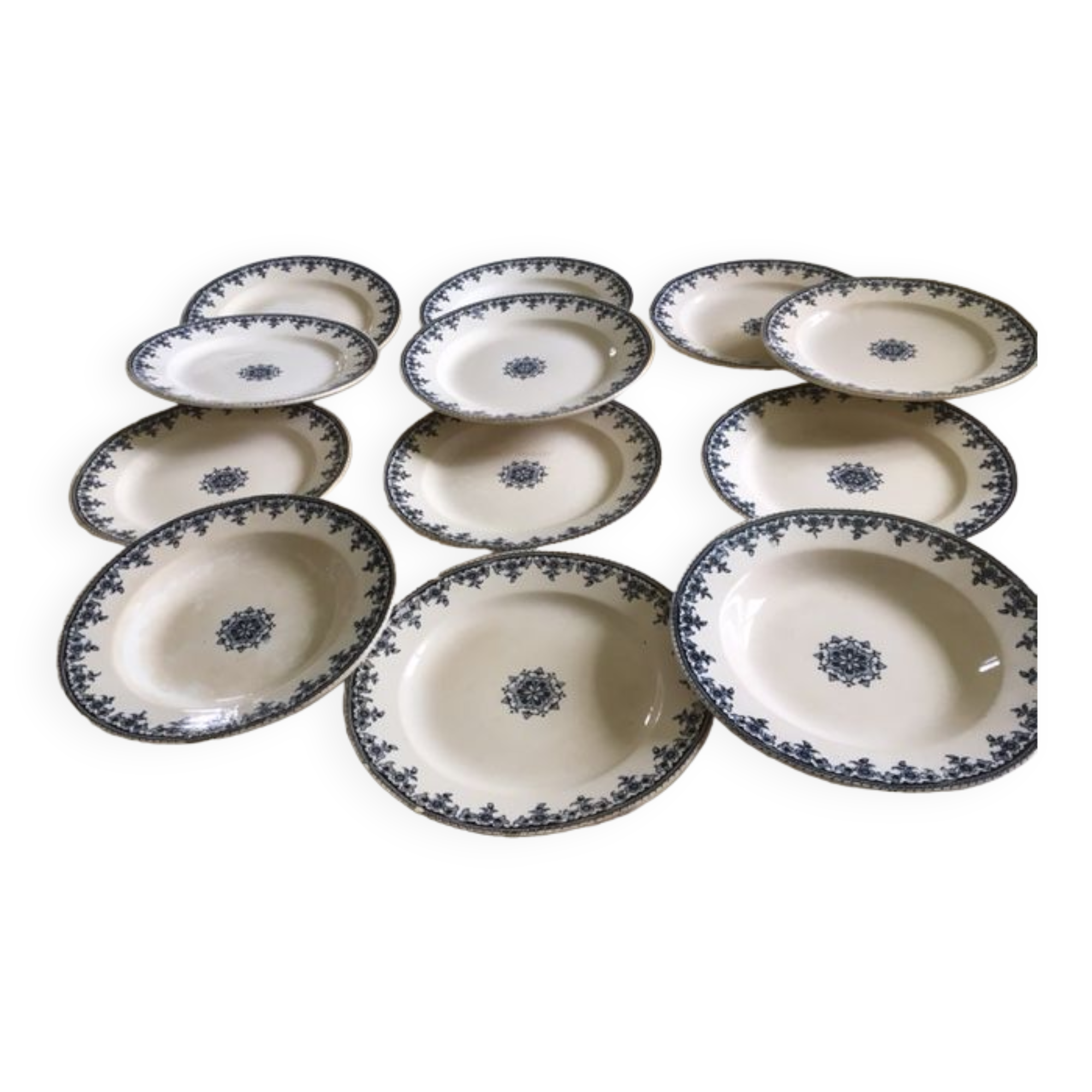 10 terre de fer flat plates and 2 hollows gagny service