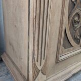 Armoire sculptée