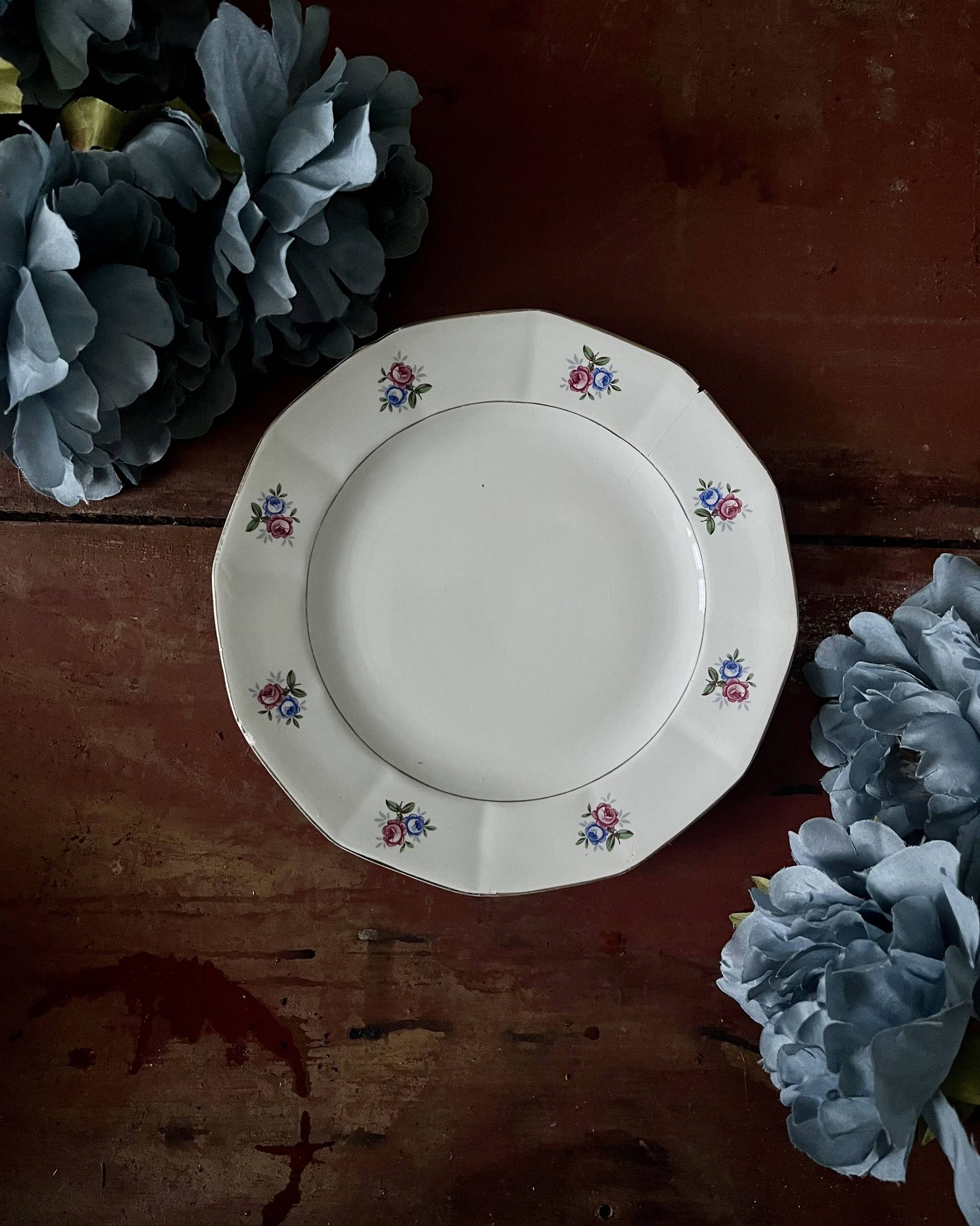 Assiettes et plat en véritable opaque Digoin Sarreguemines