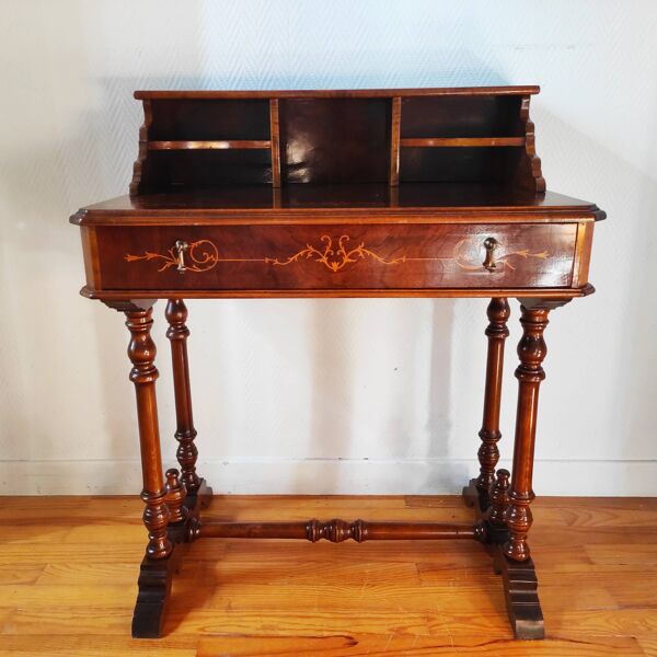 Bonheur-du-jour, bureau de dame de style Napoléon III en marqueterie