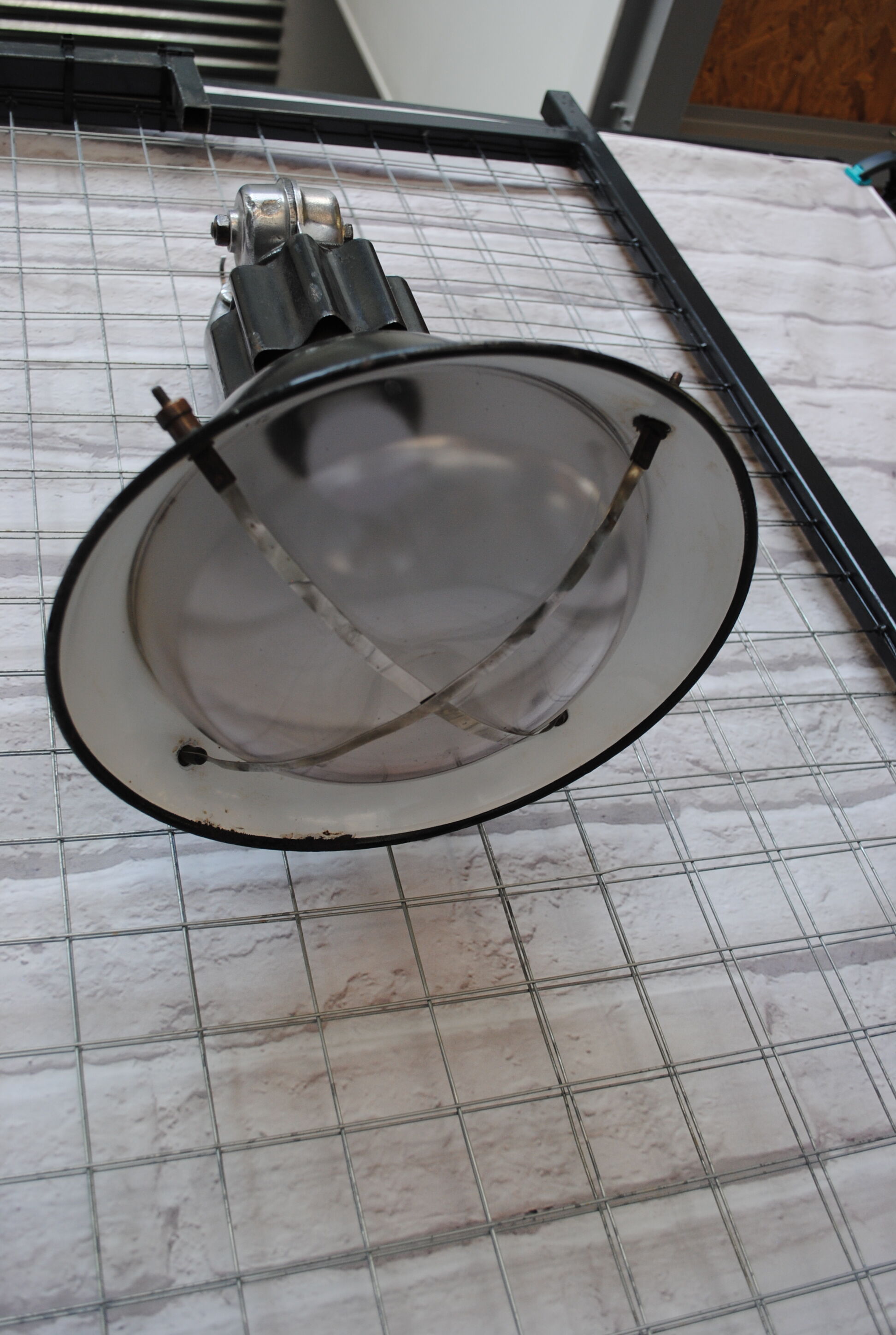 Industrial wall light