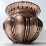 Vintage round embossed copper cachepot / vase by egidio casagrande, italy
