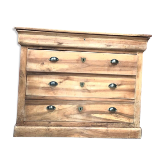 Walnut chest of drawers