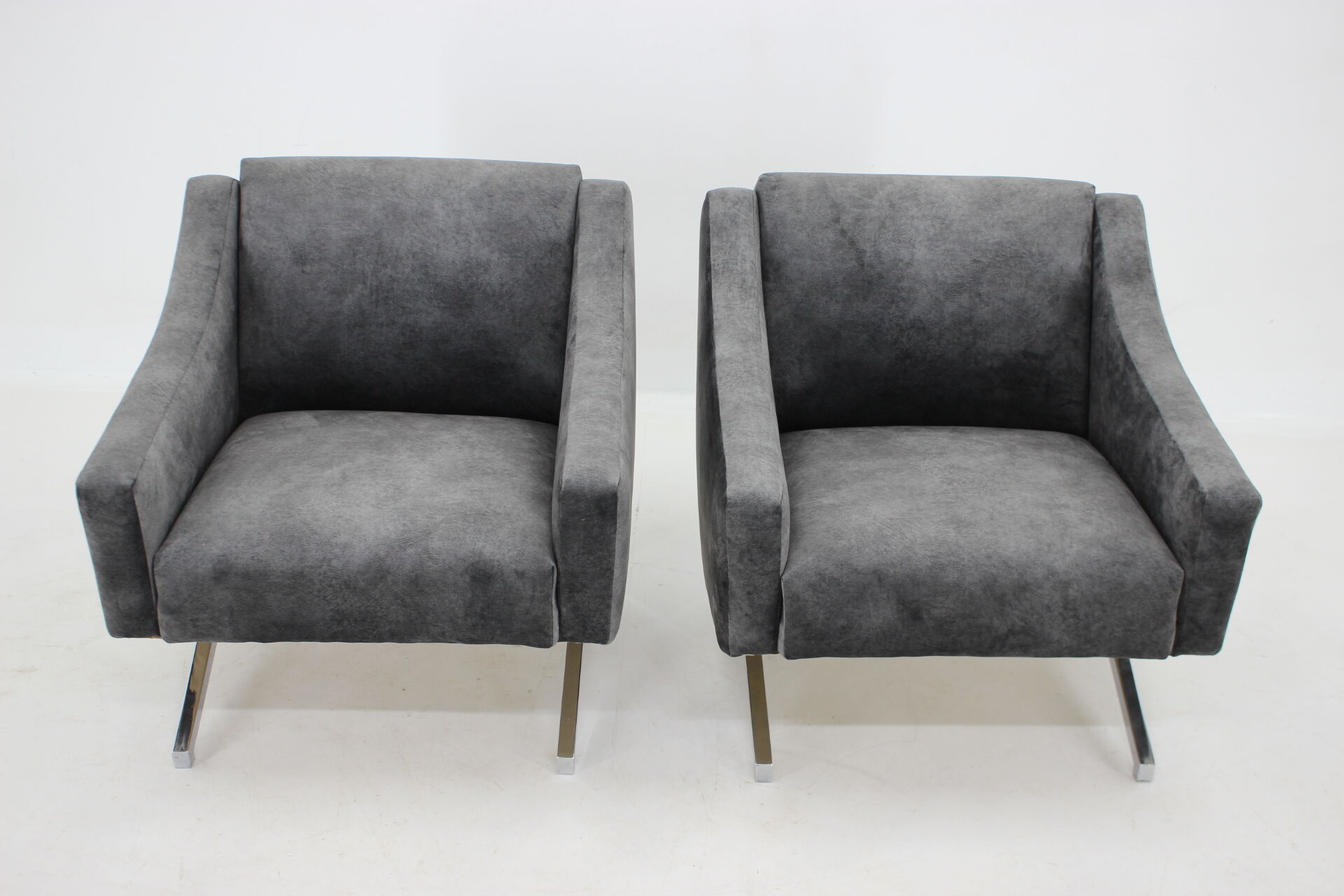 1970s pair of italian design armchairs