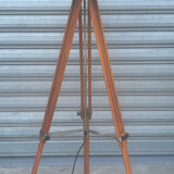 Retro tripod floor lamp with lampshade