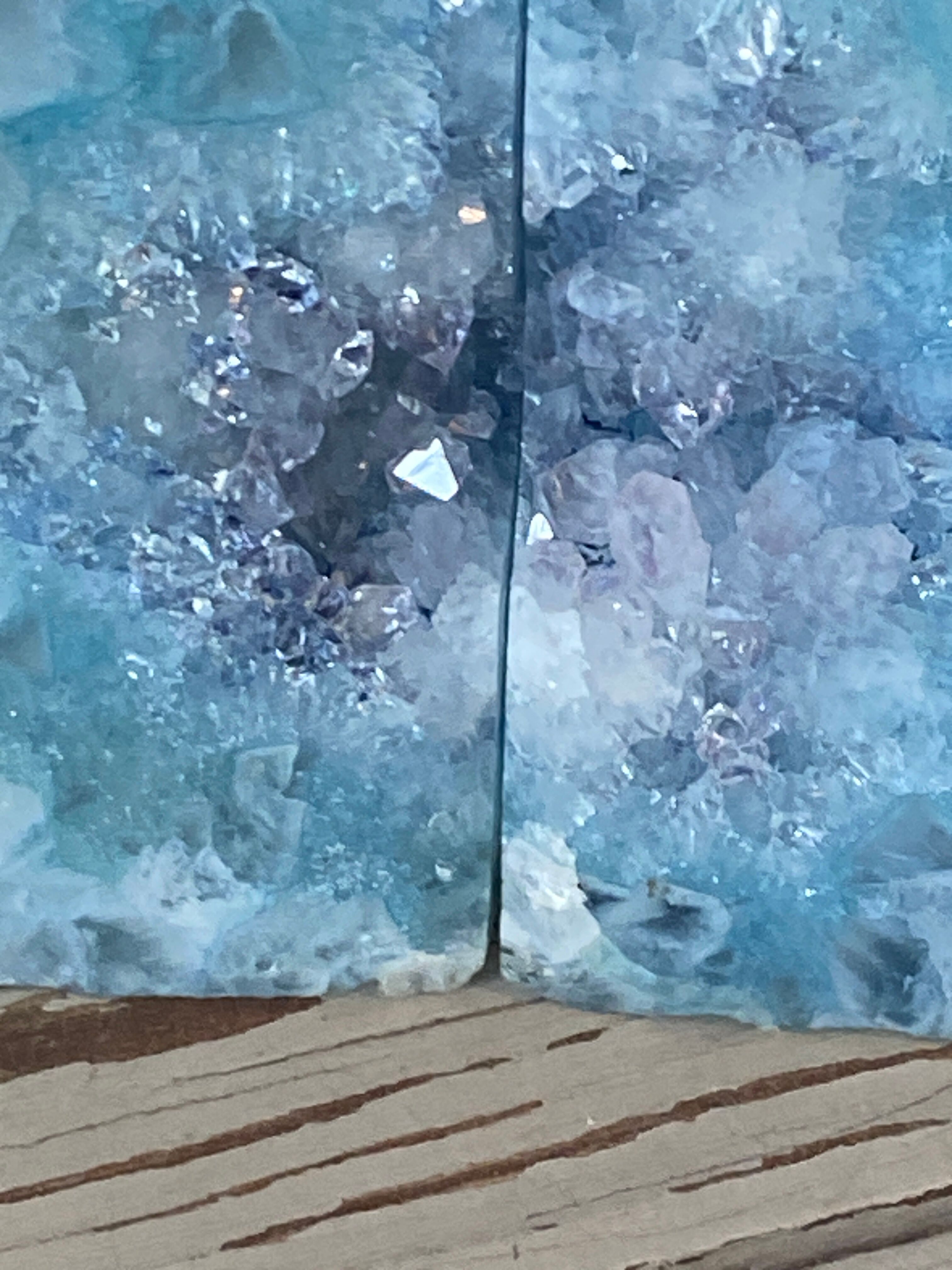 Serre-livre, géode, agate bleue