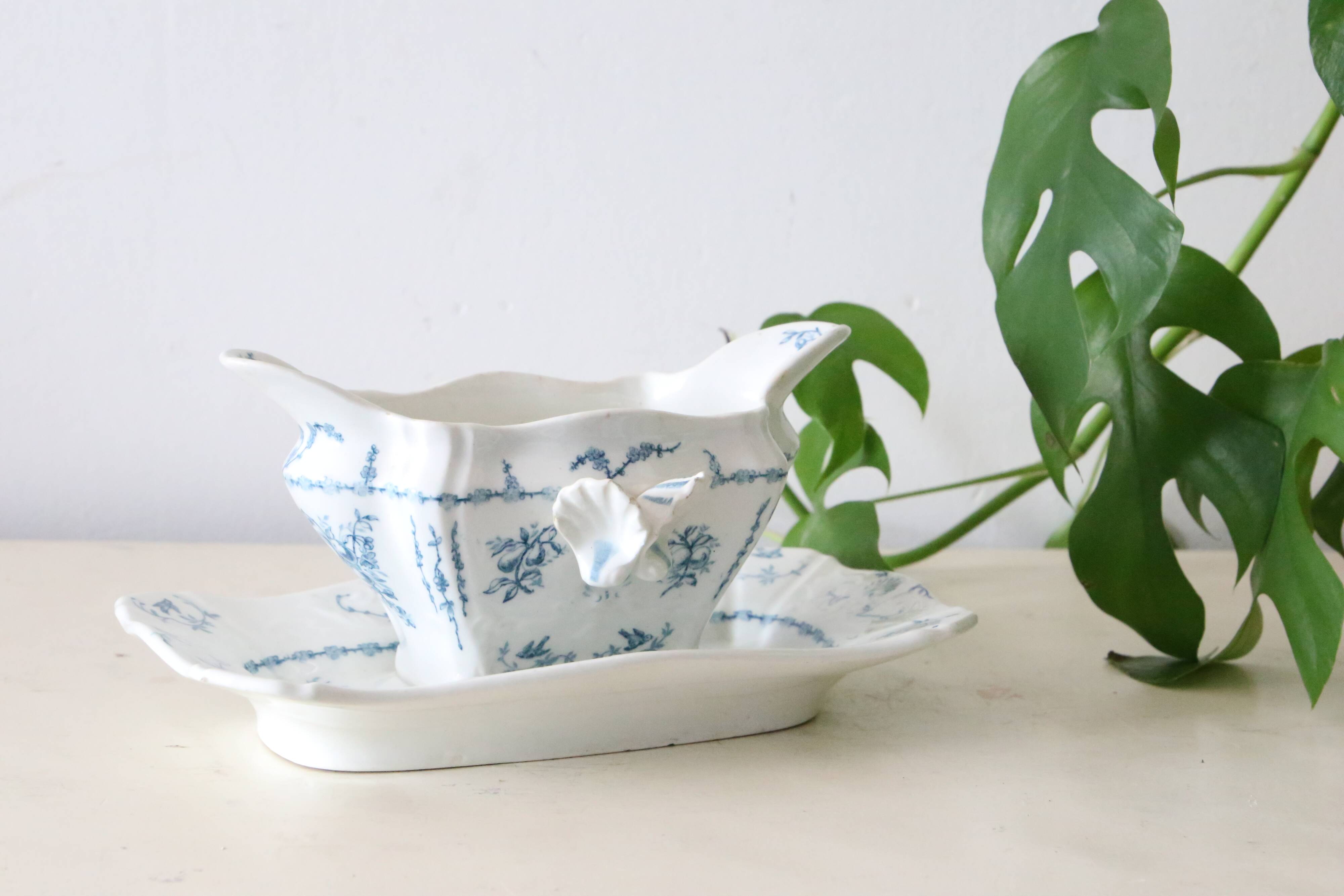 Pompadour ironstone sauceboat, Clairefontaine factory