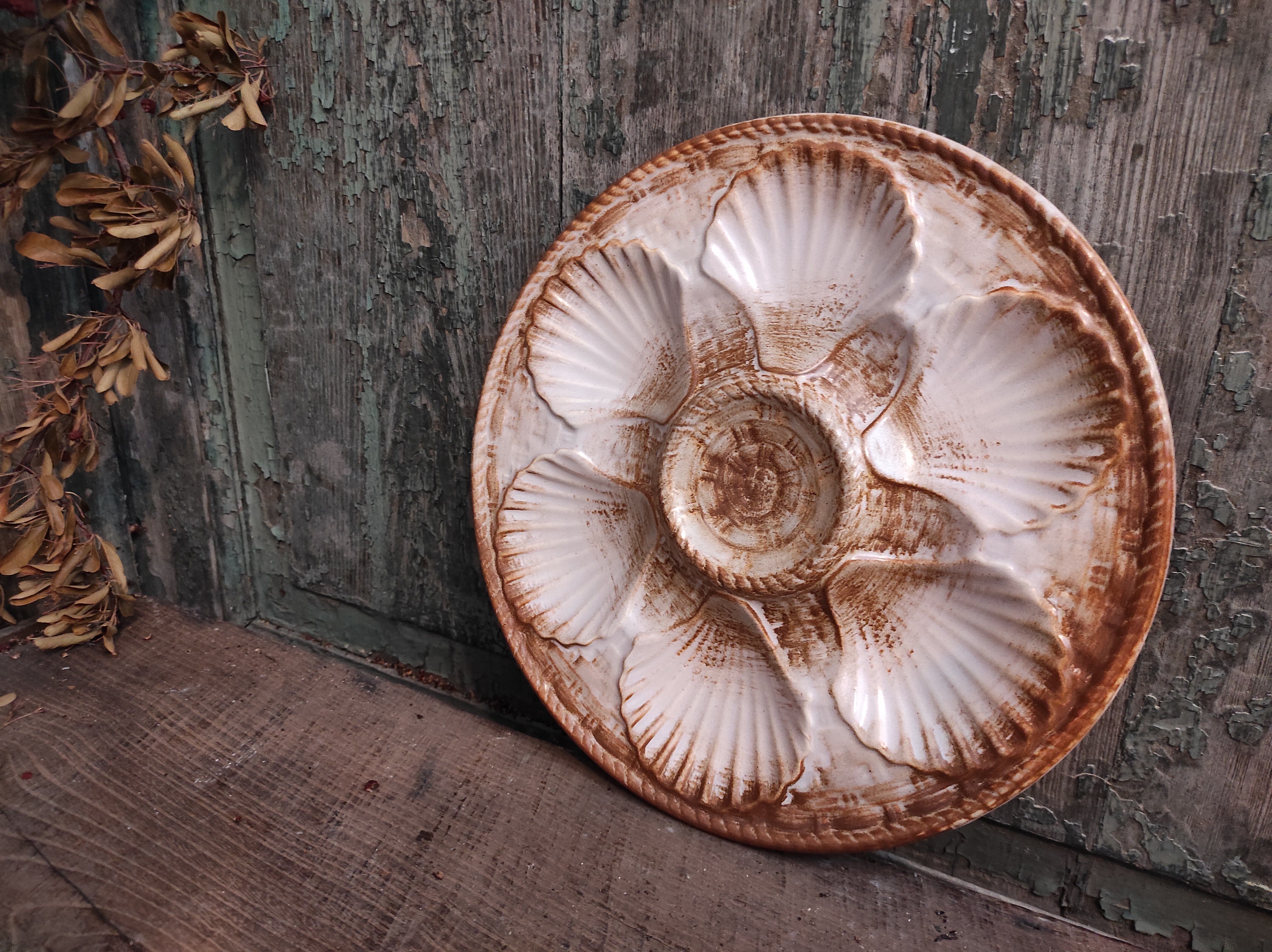 Vintage French Oyster Plate in Majolica from Longchamp