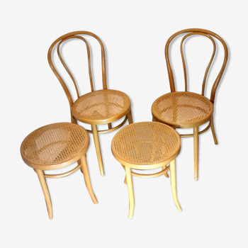 Ensemble chaises et tabourets de bistrot