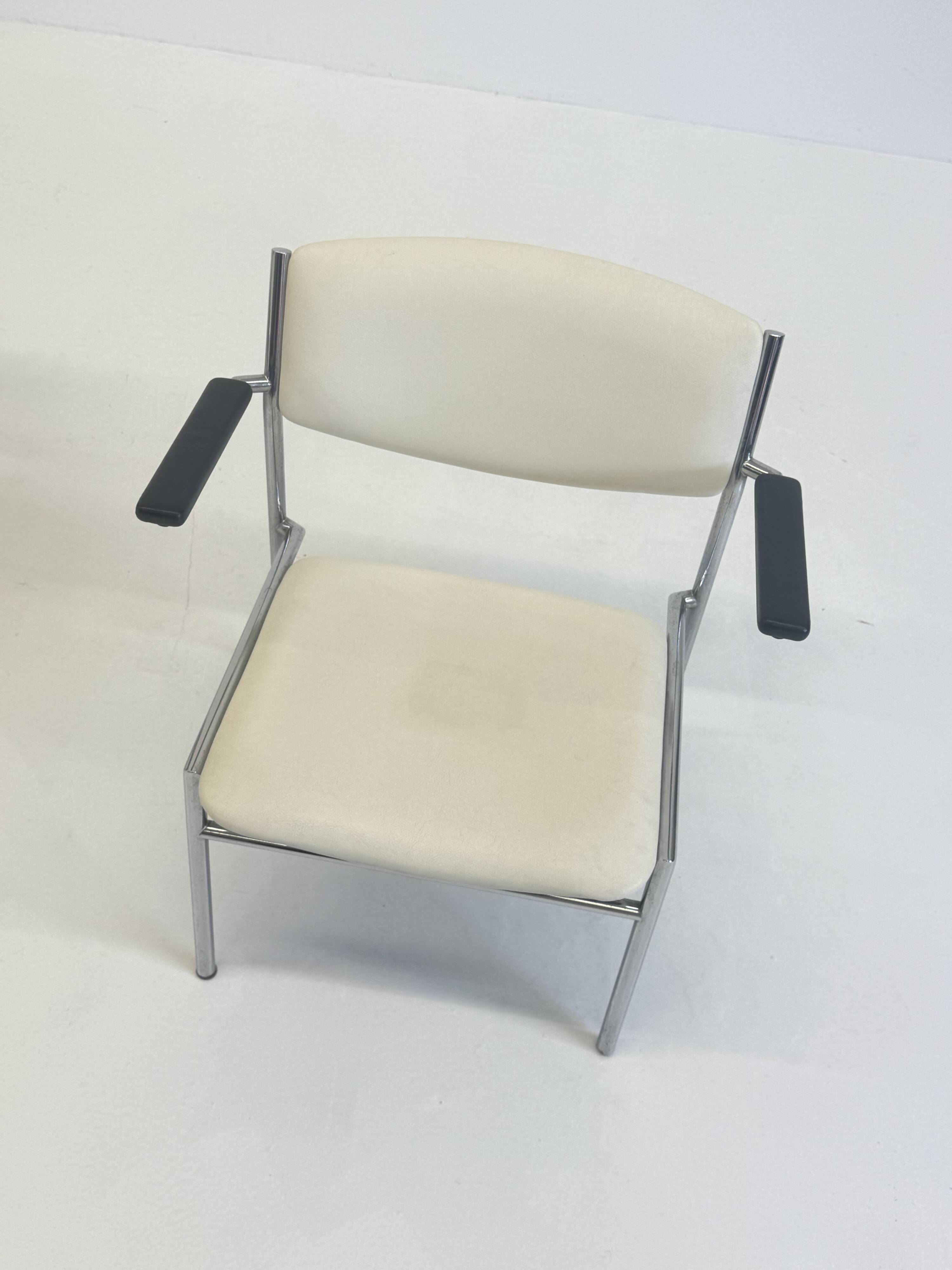Fauteuils Gijs van der Sluis en cuir blanc