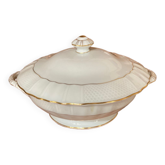 Vegetable dish with lid in Limoges Porcelain - Bernardaud B&C Malmaison service (1924)