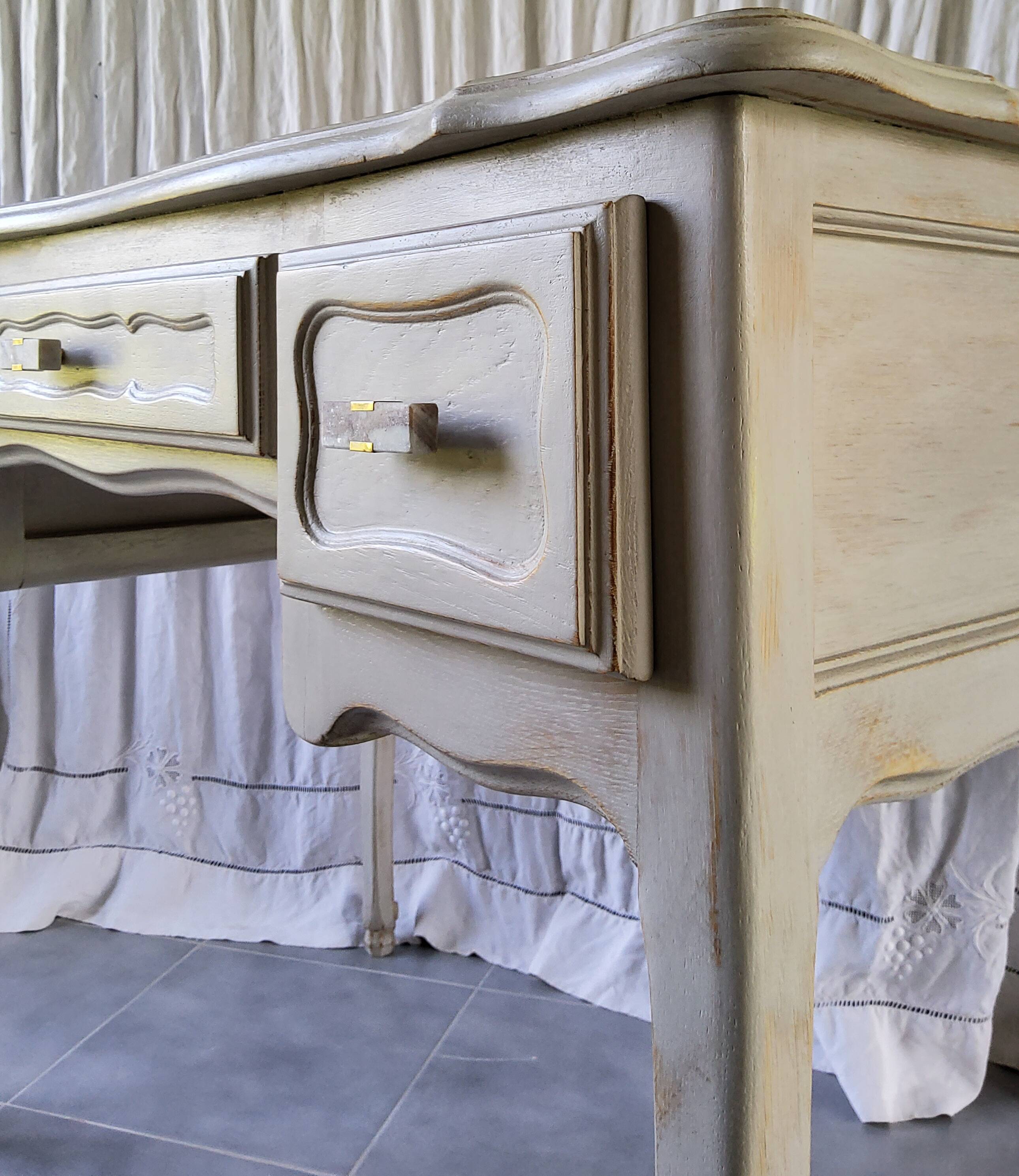 Bureau patiné