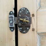 Grande bonnetière ancienne en bois bruit rénovée