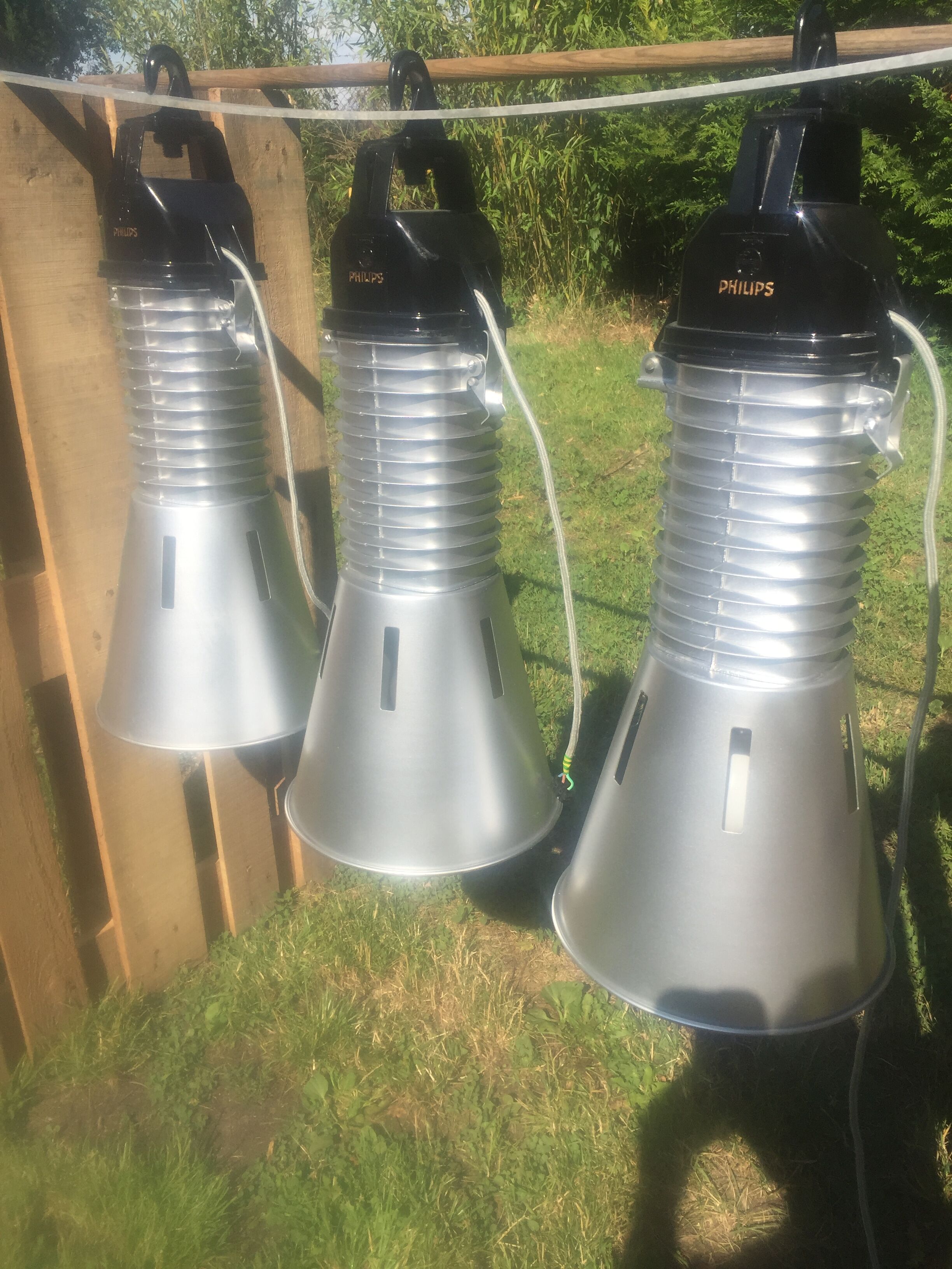 Suspension lampe industrielle Phillips