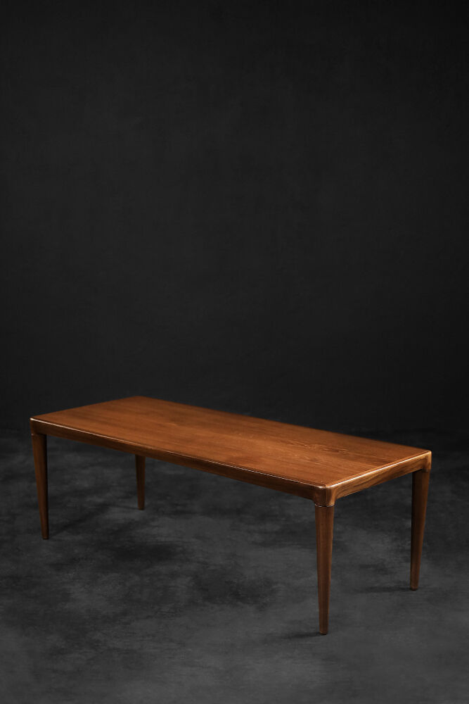 Vintage classic mid-century scandinavian danish modern rosewood coffee table with pull-out black top