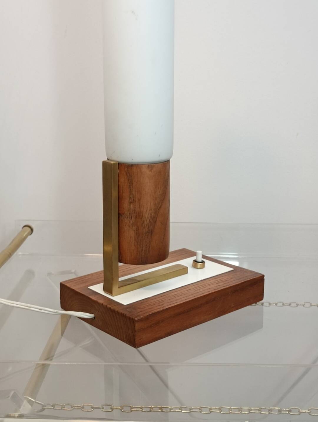 Lampe à poser laiton verre opalin 1970s