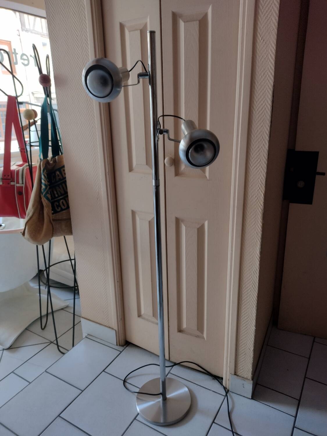 Vintage 70s floor lamp in chrome and aluminum reflector