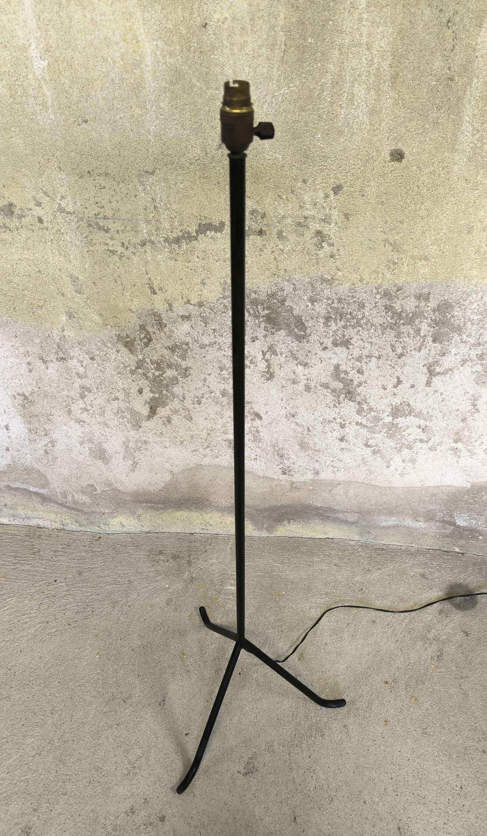 Vintage modernist tripod floor lamp.