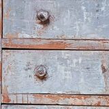 Distressed chest of drawers