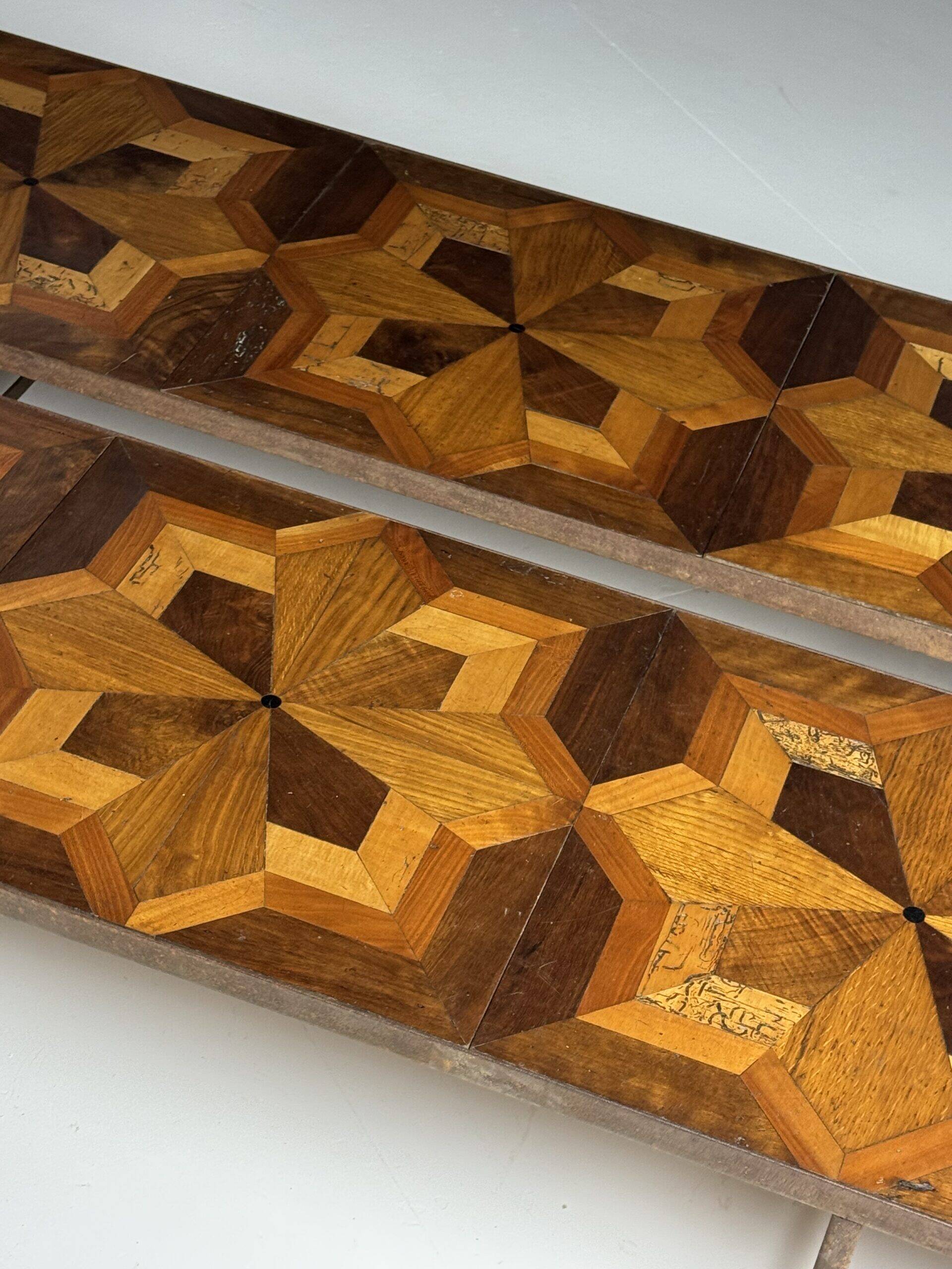 Tables basses en marqueterie (ensemble) 19e siècle