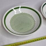 Set of four hollow plates with checkerboard decoration of the faience factory of Gien, 20 cm