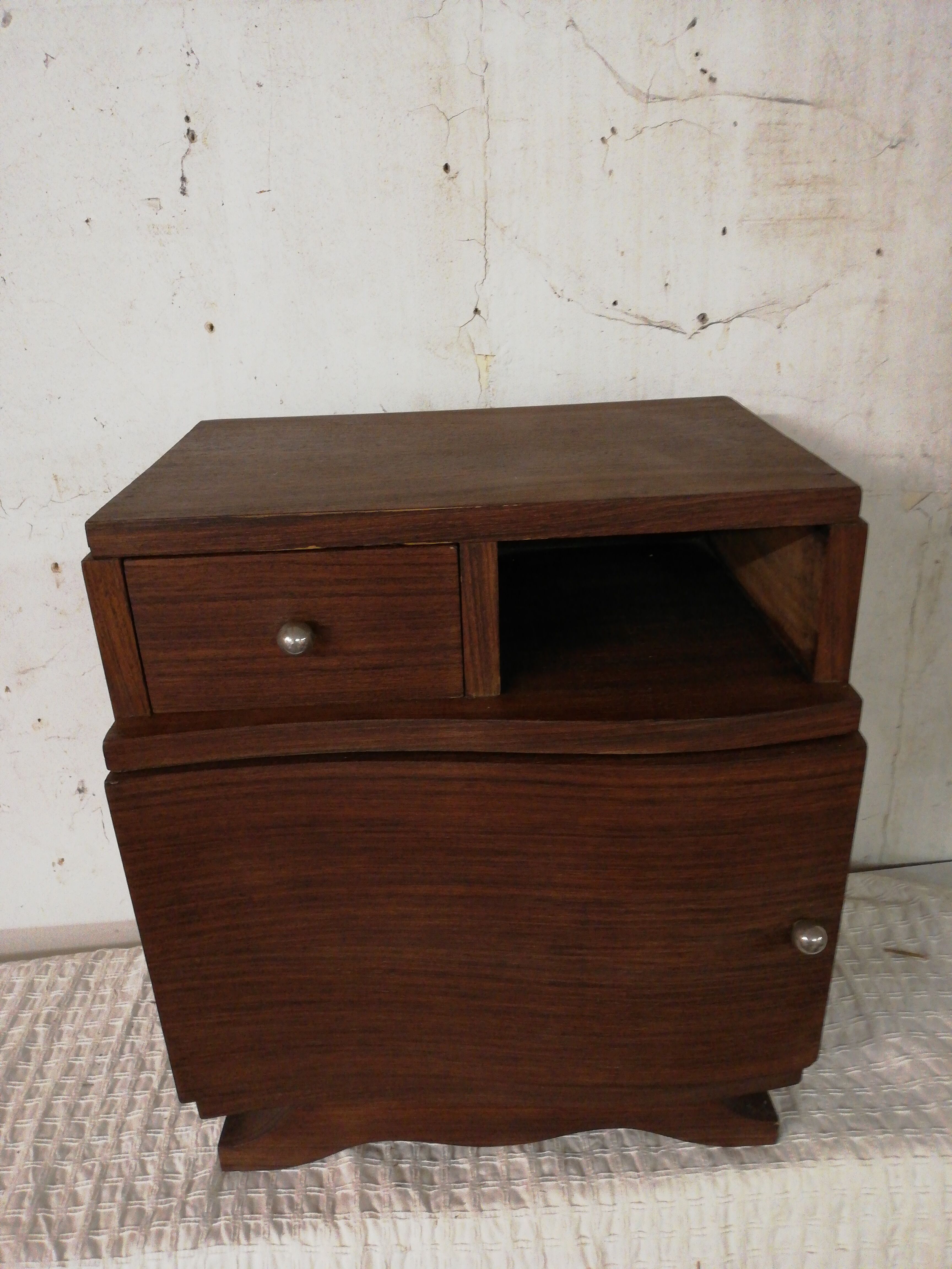 Art deco beside table