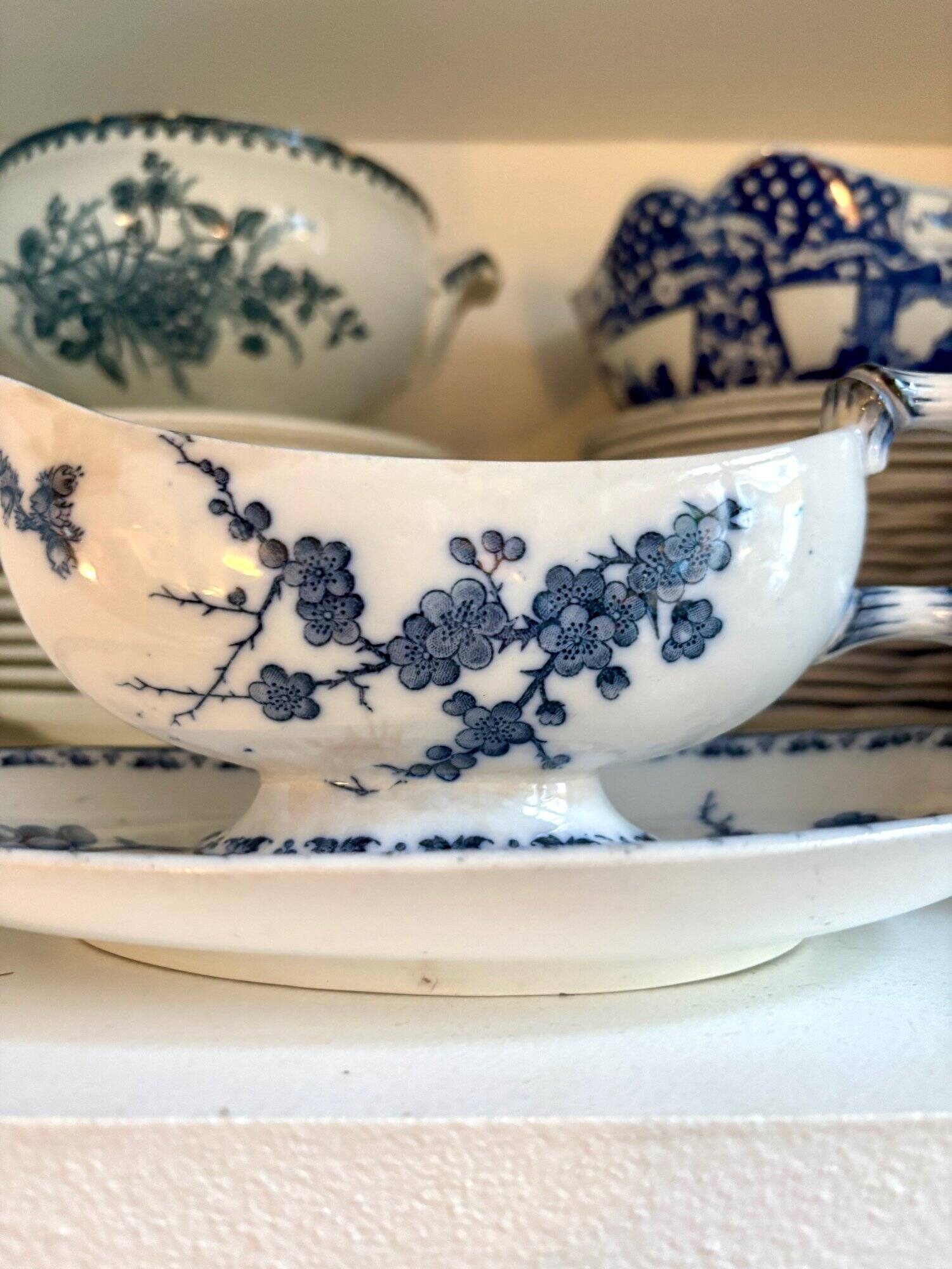 Ironware sauce boat, "Carmen" service