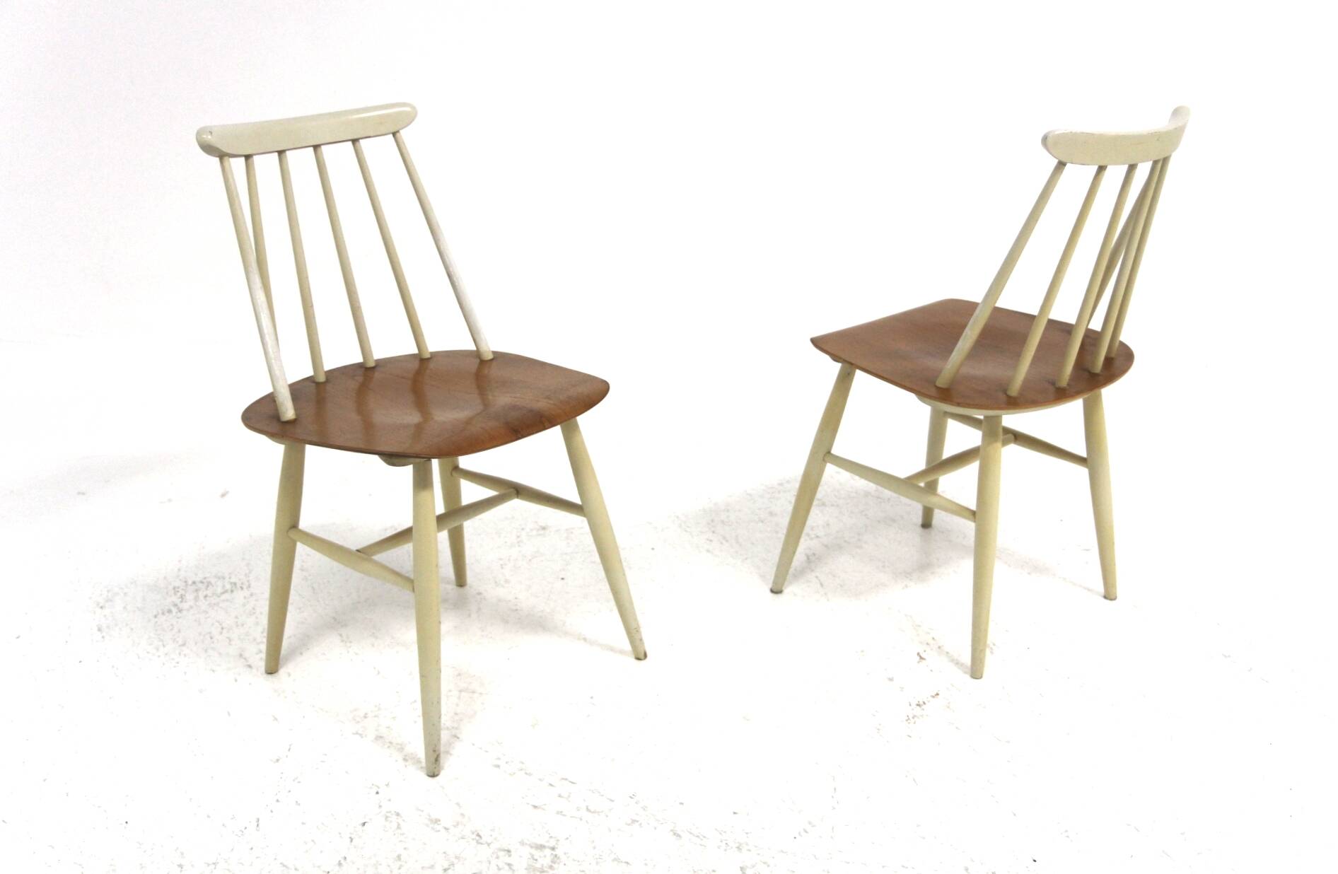 Set of 2 Scandinavian "Fanett" chairs by Ilmari Tapiovaara, Sweden, 1960