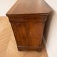 Commode ancienne en bois massif à tiroirs