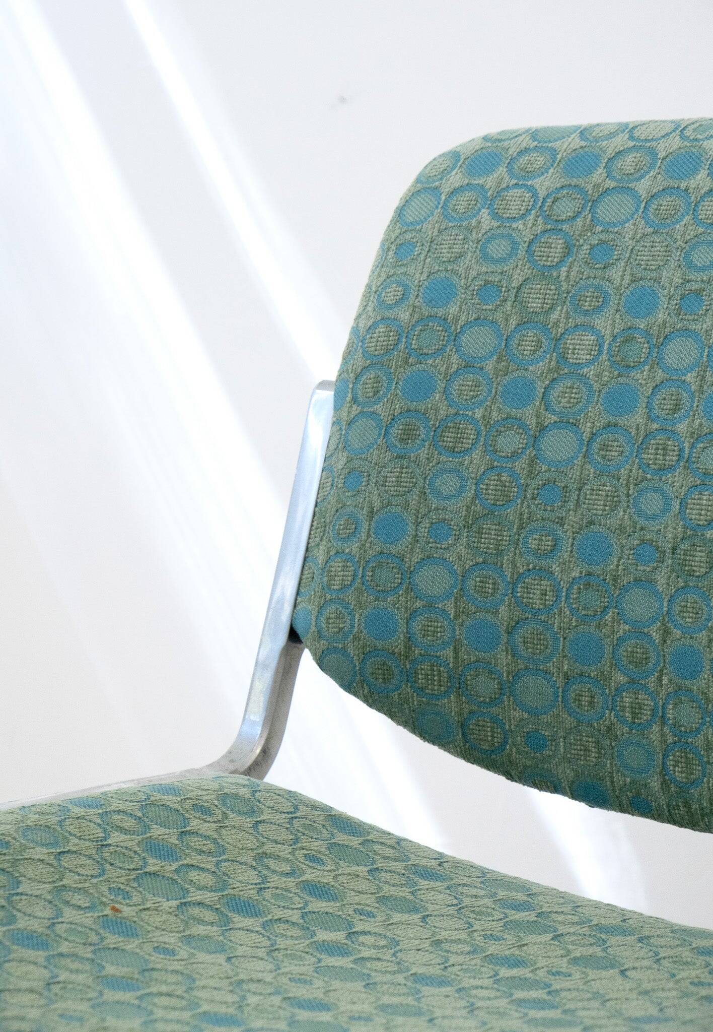 Set of Six Castelli (DSC 106) stacking dining chairs by Giancarlo Piretti from 1965, Italy