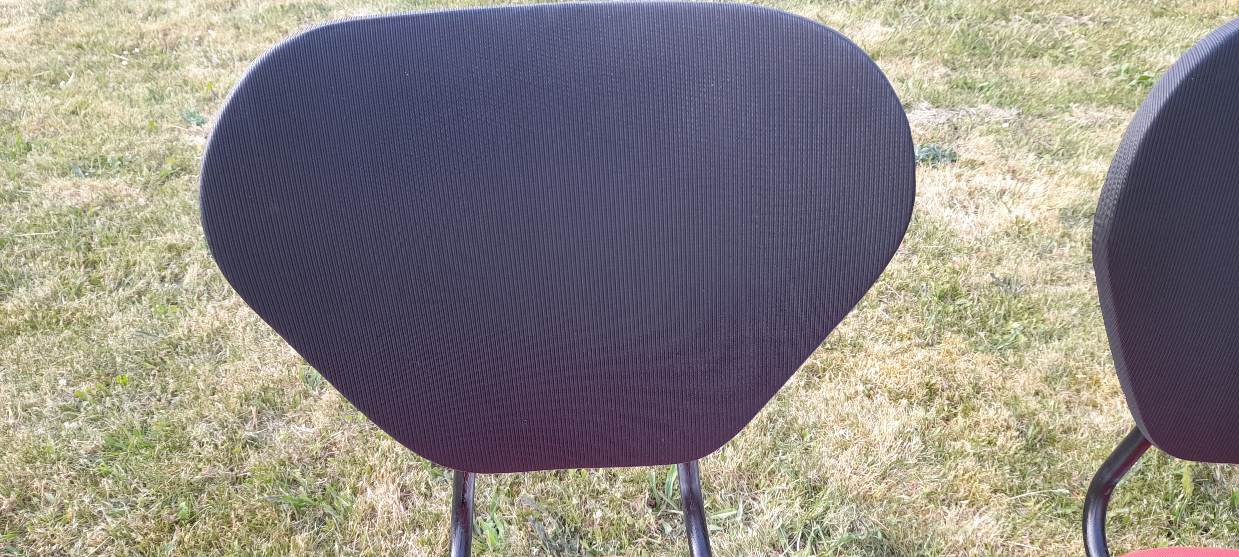 2 ant chairs in black and red skaï feet in black metal