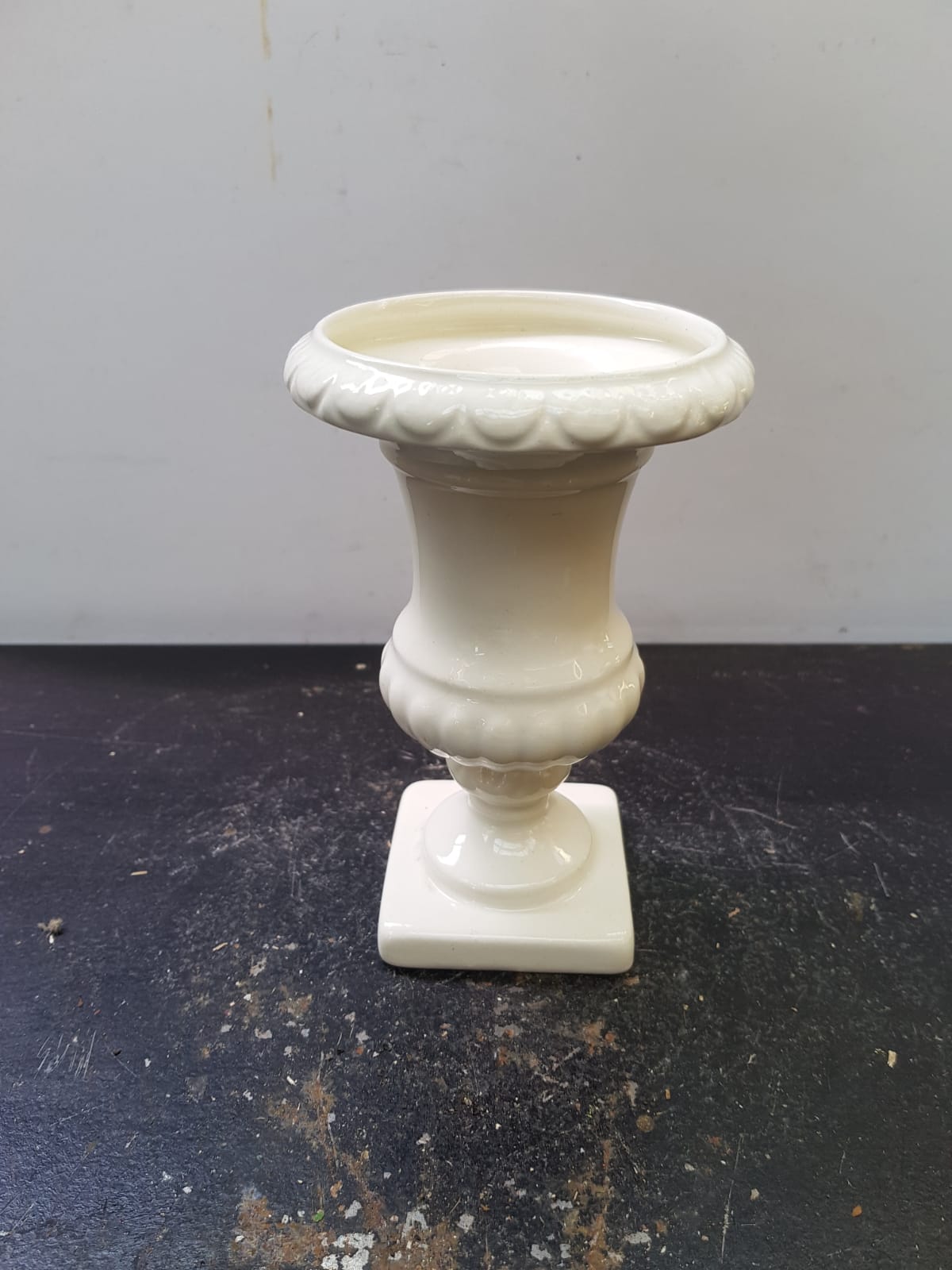 Old vase gien medici form ceramic white vintage