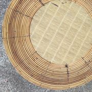 Table basse ronde vintage rotin et vinyle façon paille tressée