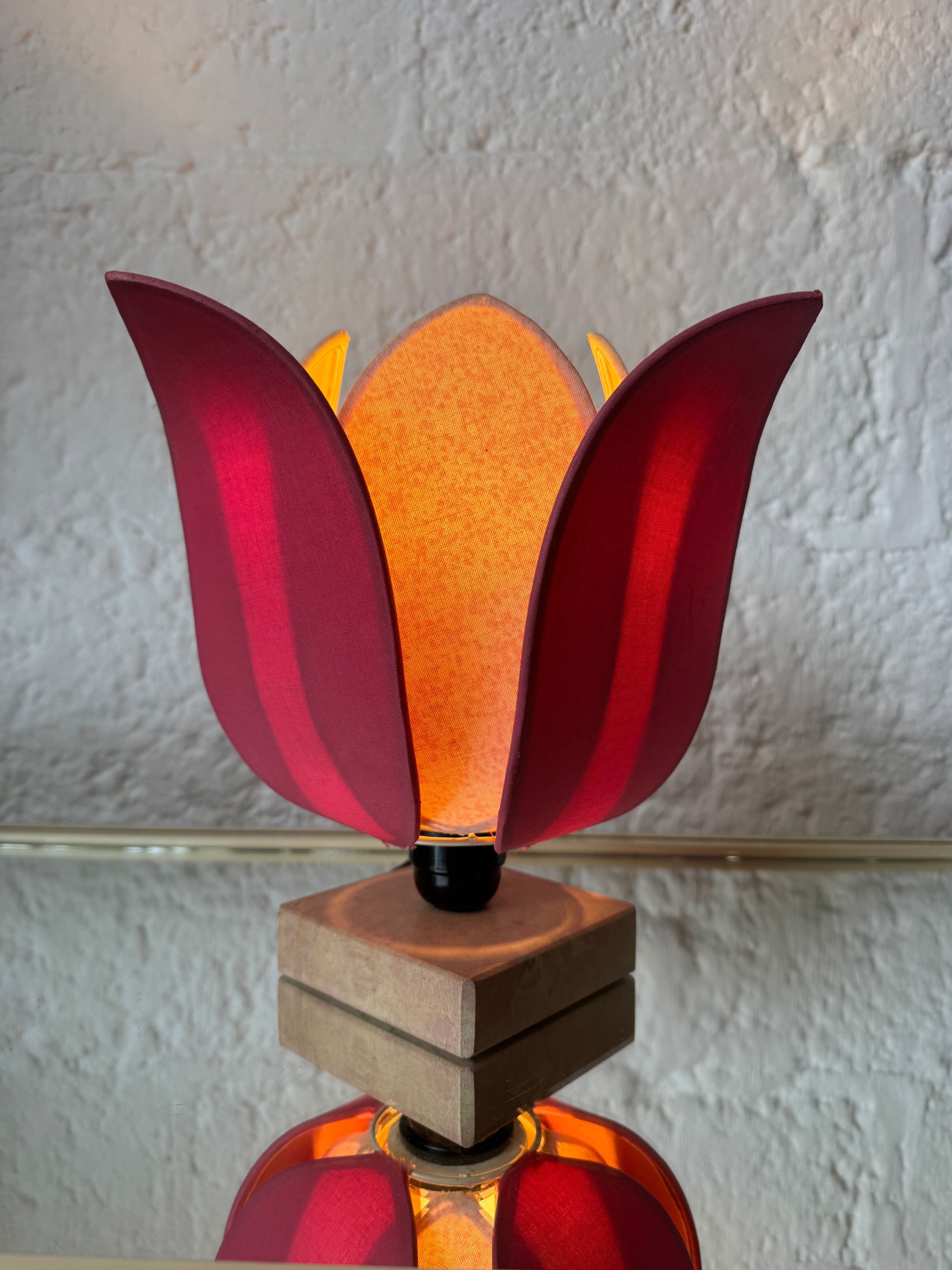 Vintage lotus flower lamp